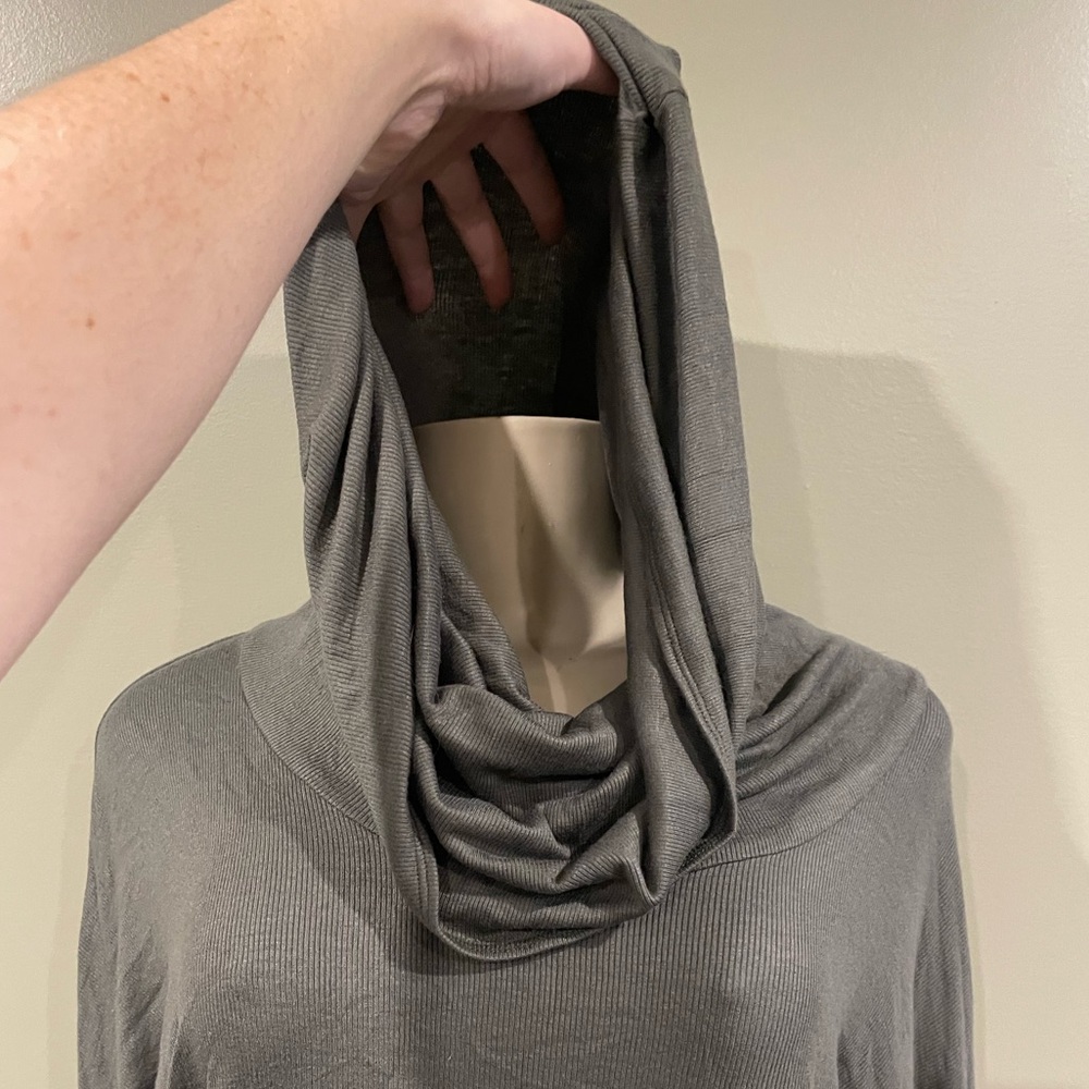 Tonic Active / Amsonia bamboo green long sleeve with cowl hood size small - Picture 4 of 8
